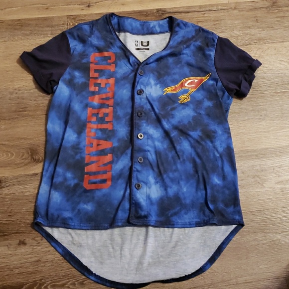 NBA Tops - NBA Cleveland Cavaliers Button Up Top Like New!